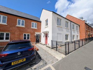 2 bedroom Coach House for sale in Plymouth
