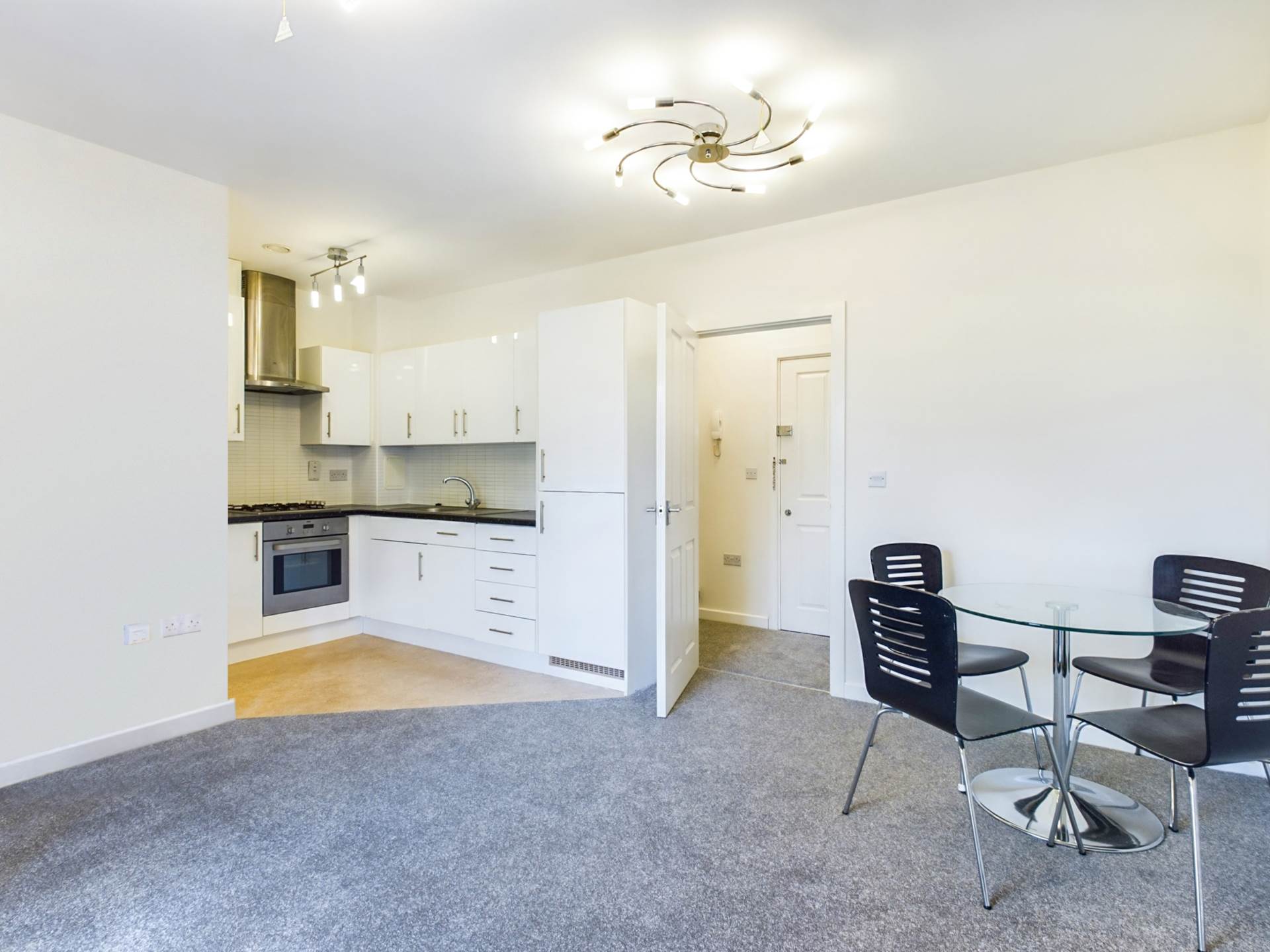 Additional Property Image 2 bedroom Apartment to rent in Hemel Hempstead 3