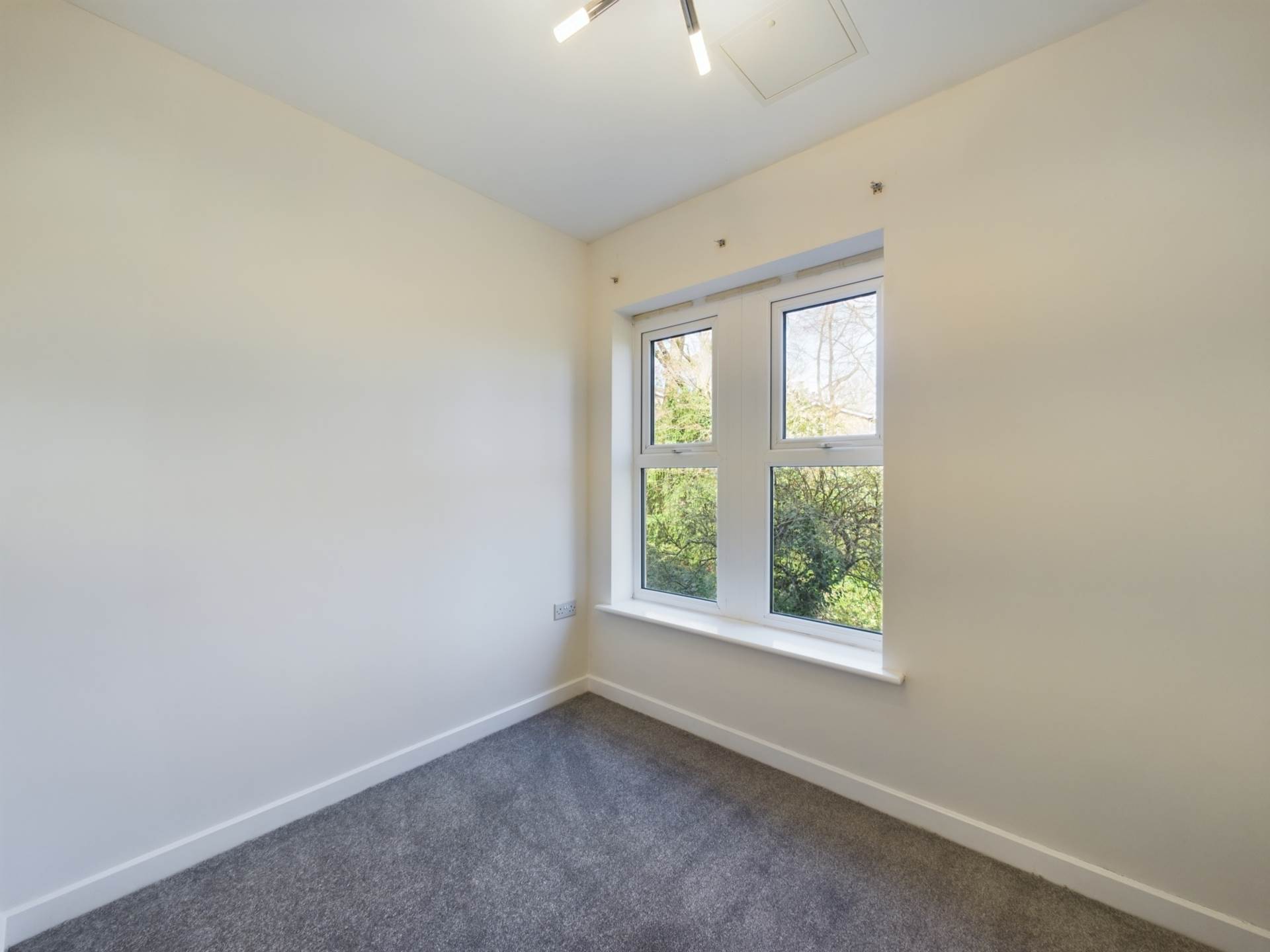 Additional Property Image 2 bedroom Apartment to rent in Hemel Hempstead 9