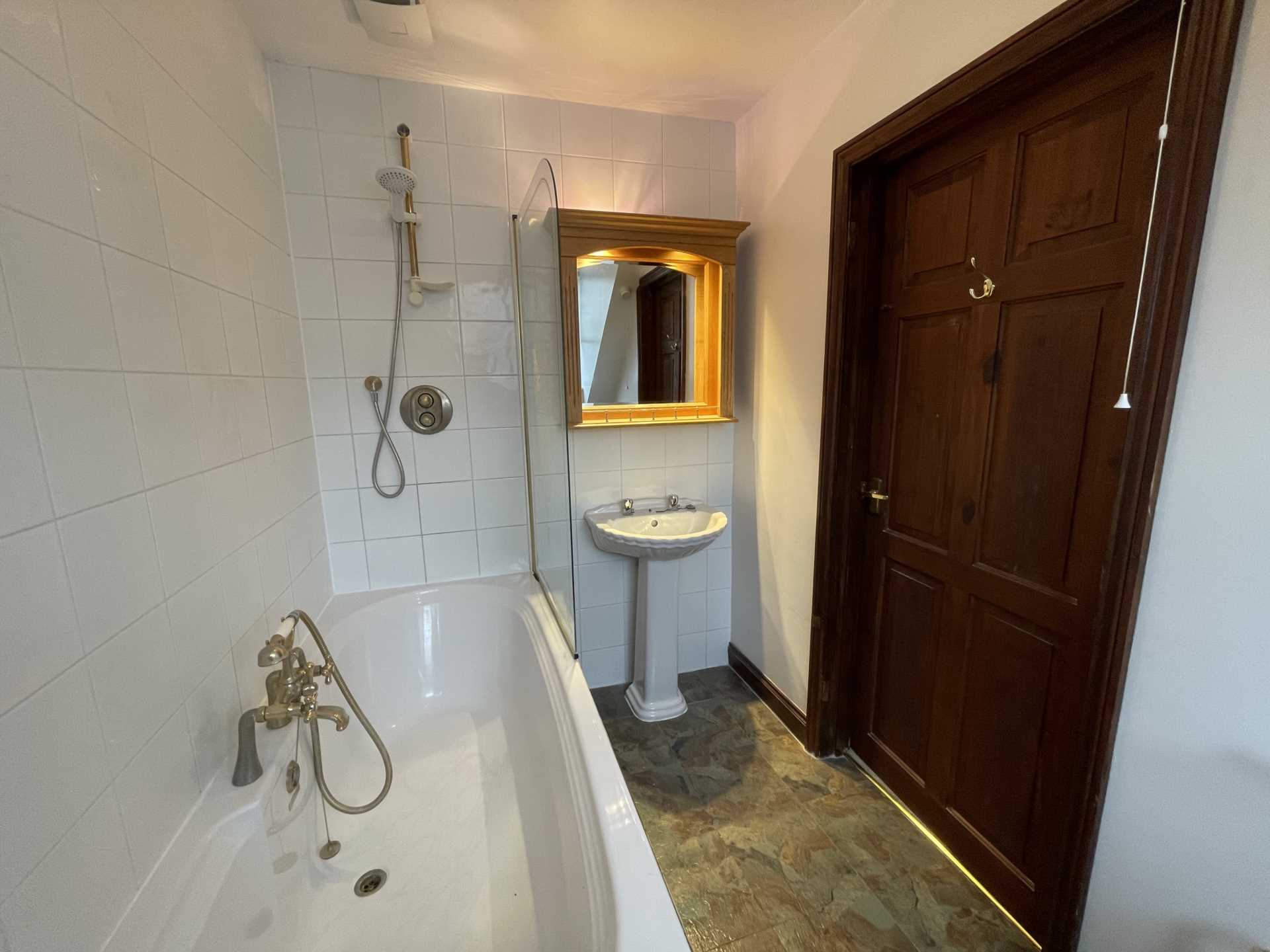 Additional Property Image 3 bedroom Detached to rent in Berkhamsted 9
