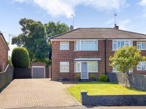 3 bedroom Semi Detached to rent in Aylesbury