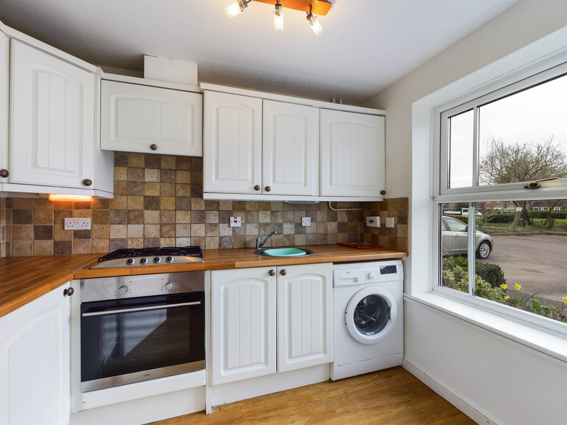 Additional Property Image 2 bedroom Terraced to rent in Aylesbury 2