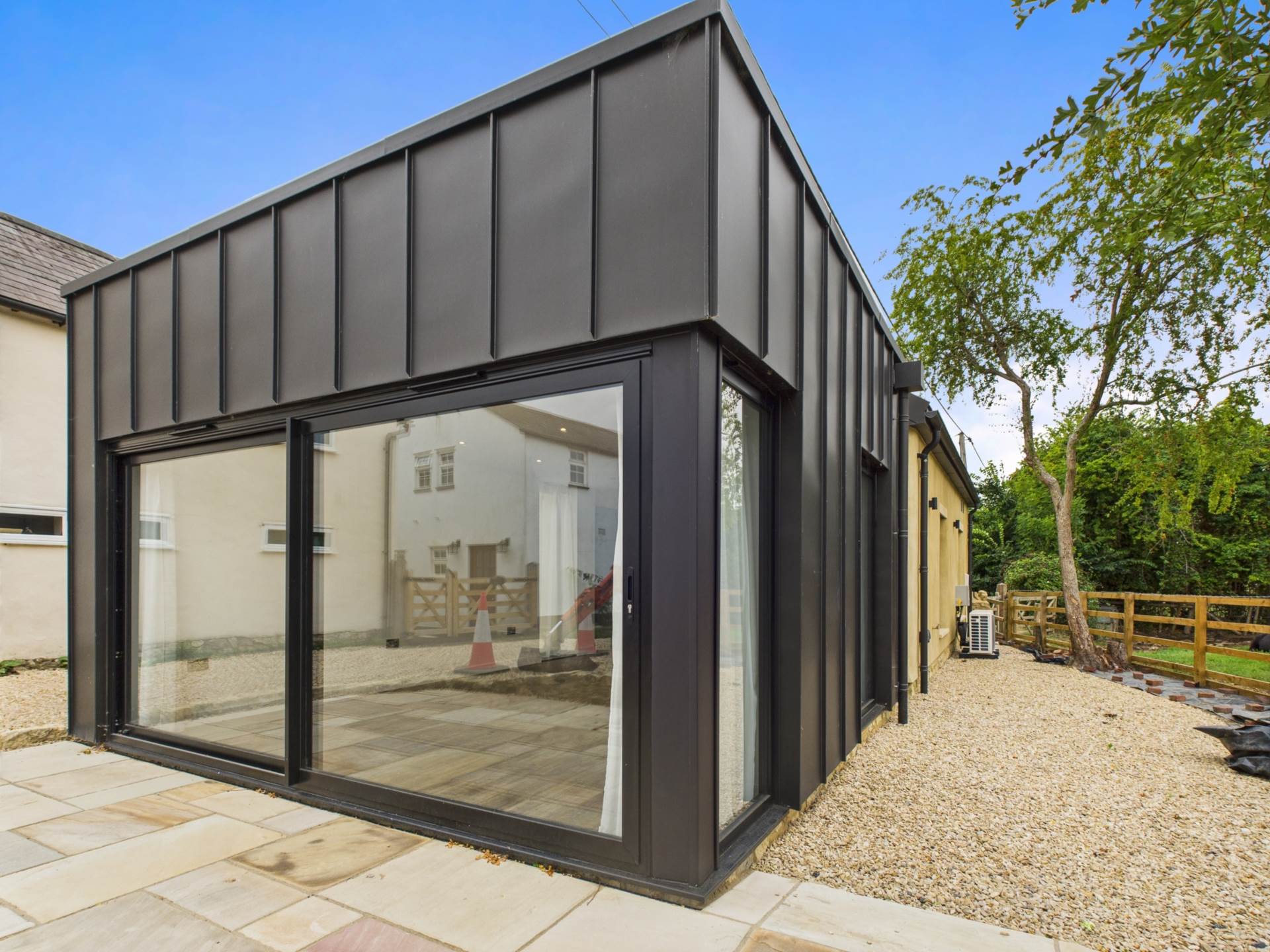 Additional Property Image 2 bedroom Detached to rent in Aylesbury 14