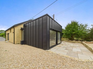 2 bedroom Detached to rent in Aylesbury