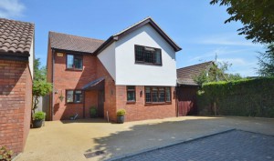 4 bedroom Detached to rent in Aylesbury