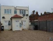 3 bedroom Maisonette for sale in Addlestone