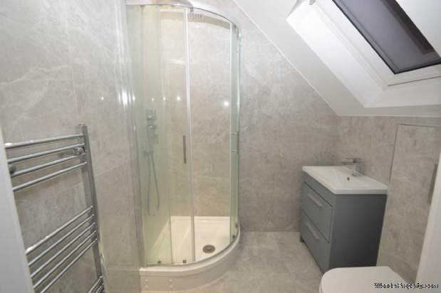 Additional Property Image 2 bedroom Apartment for sale in Purley 5
