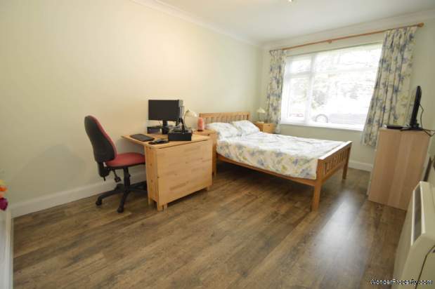 Additional Property Image 2 bedroom Maisonette for sale in Addlestone 6
