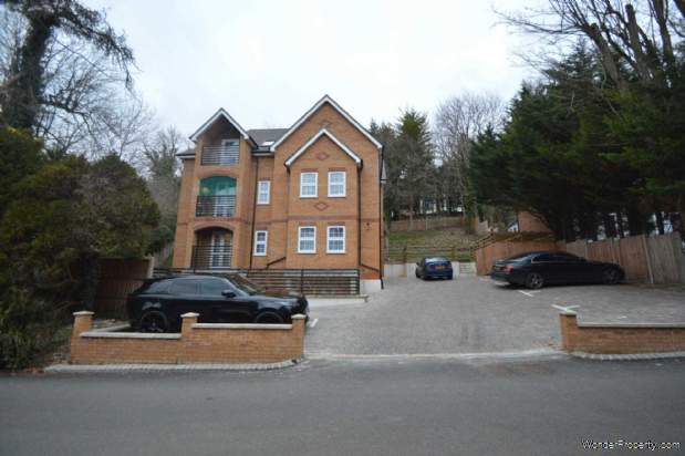 Additional Property Image 2 bedroom Apartment for sale in Purley 4