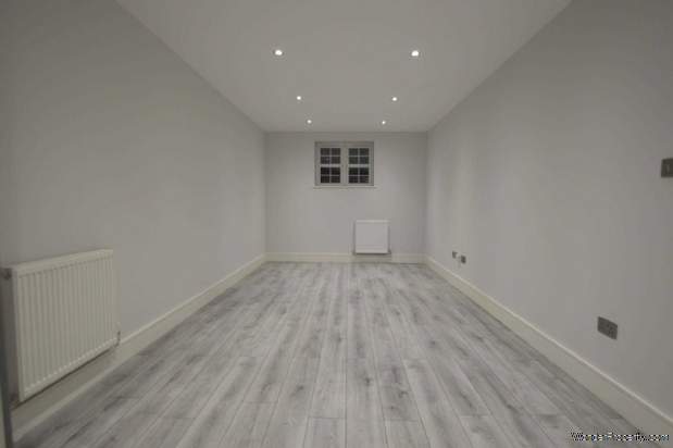 Additional Property Image 2 bedroom Apartment for sale in Purley 5