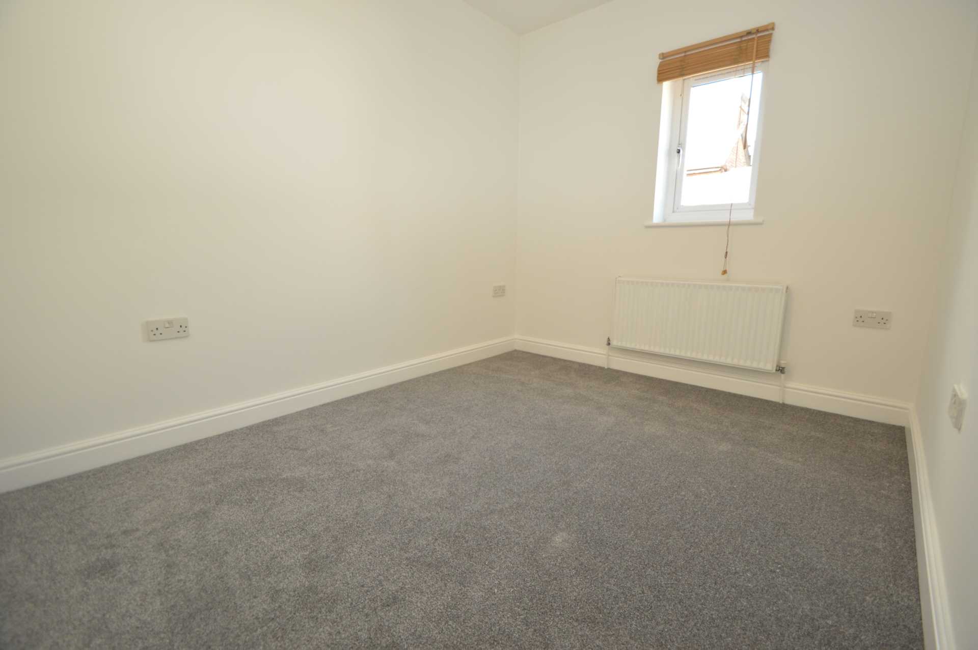 Additional Property Image 3 bedroom Maisonette for sale in Addlestone 5