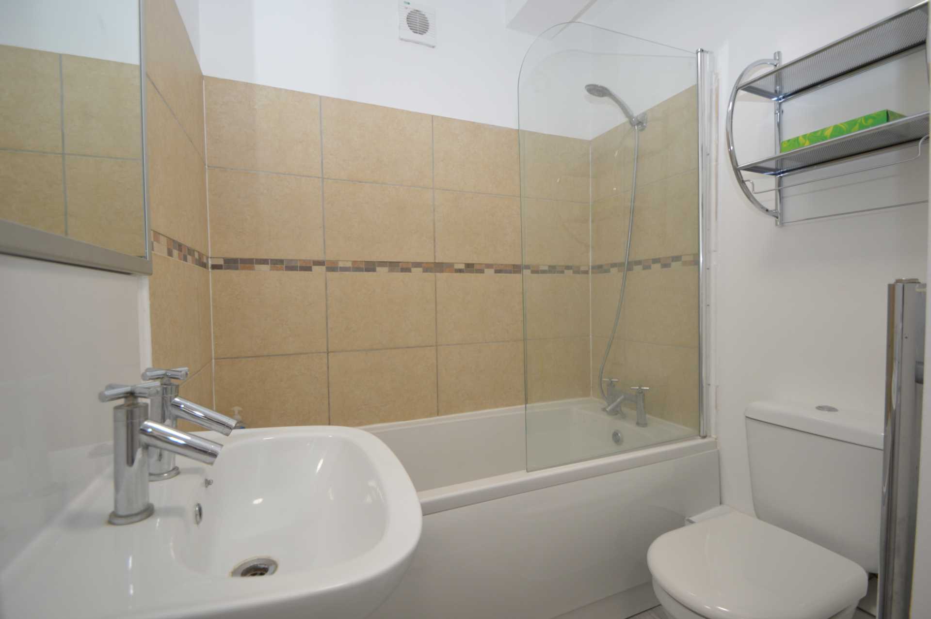 Additional Property Image 3 bedroom Maisonette for sale in Addlestone 7