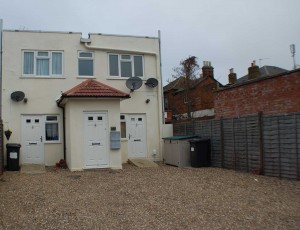 3 bedroom Maisonette for sale in Addlestone