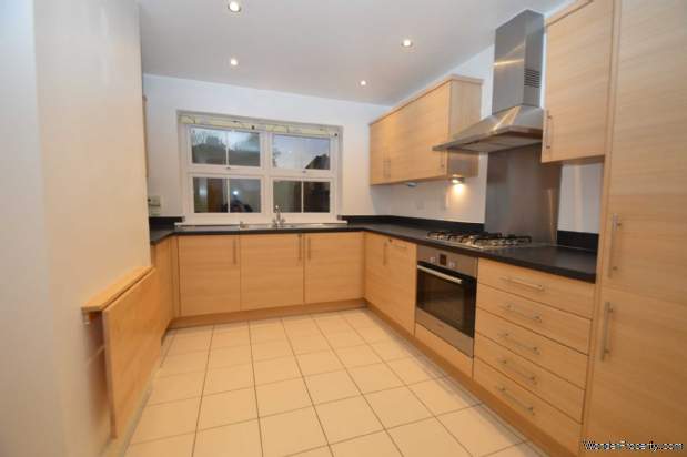 Additional Property Image 3 bedroom End of Terrace to rent in Addlestone 3