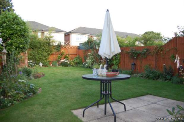 Additional Property Image 3 bedroom End of Terrace to rent in Addlestone 4