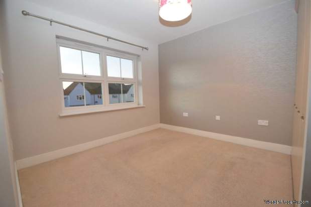 Additional Property Image 3 bedroom End of Terrace to rent in Addlestone 8