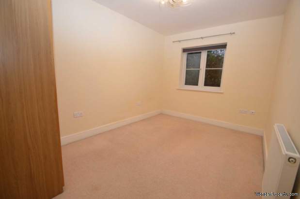 Additional Property Image 3 bedroom End of Terrace to rent in Addlestone 9