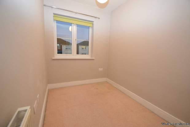 Additional Property Image 3 bedroom End of Terrace to rent in Addlestone 10