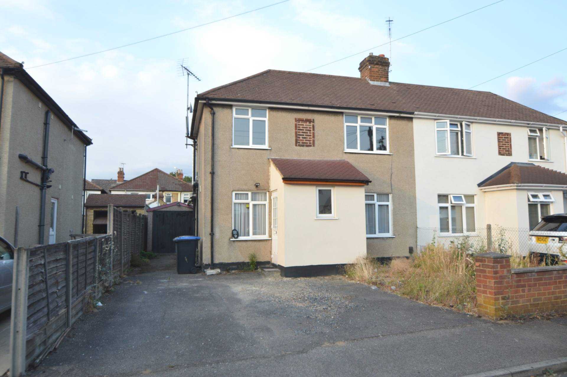 2 bedroom Semi Detached to rent in Addlestone