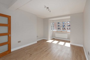 2 bedroom Apartment for sale in London