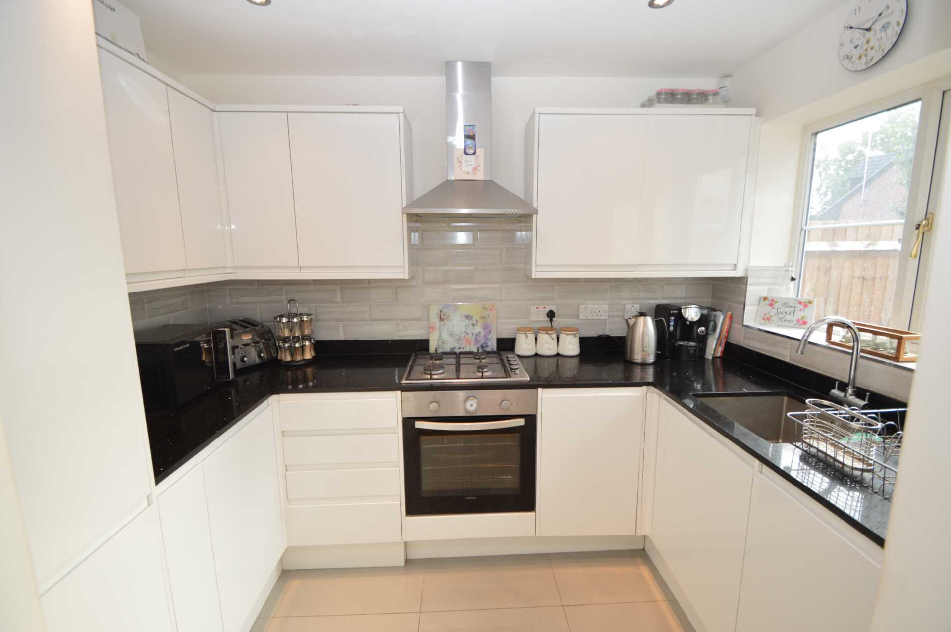 Additional Property Image 2 bedroom Terraced to rent in Addlestone 3
