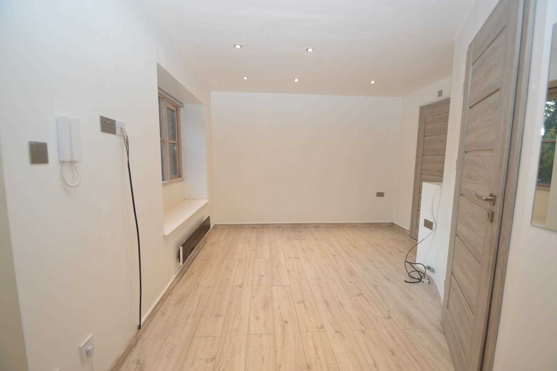 Additional Property Image 1 bedroom Apartment to rent in Lightwater 2
