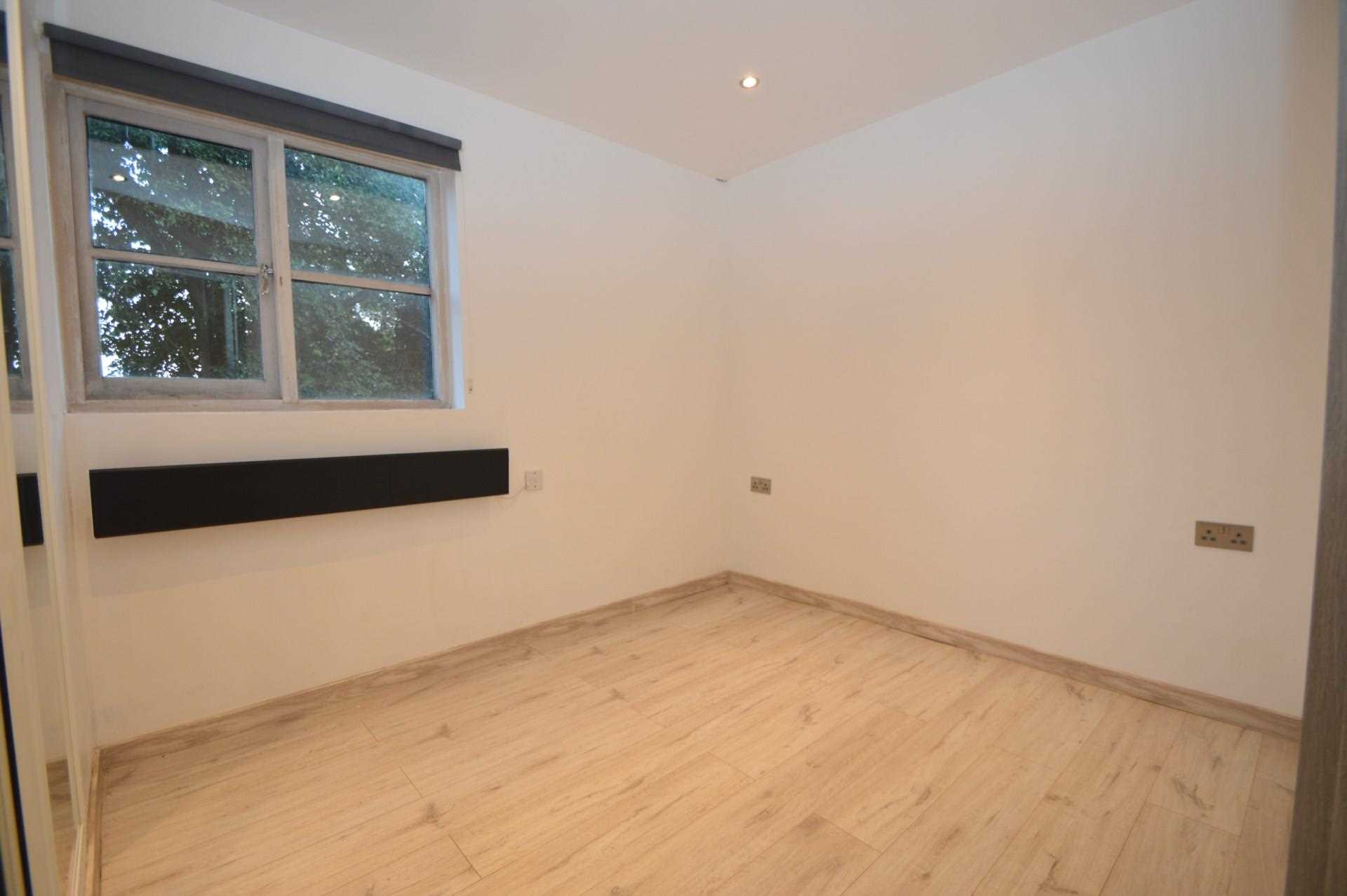 Additional Property Image 1 bedroom Apartment to rent in Lightwater 3