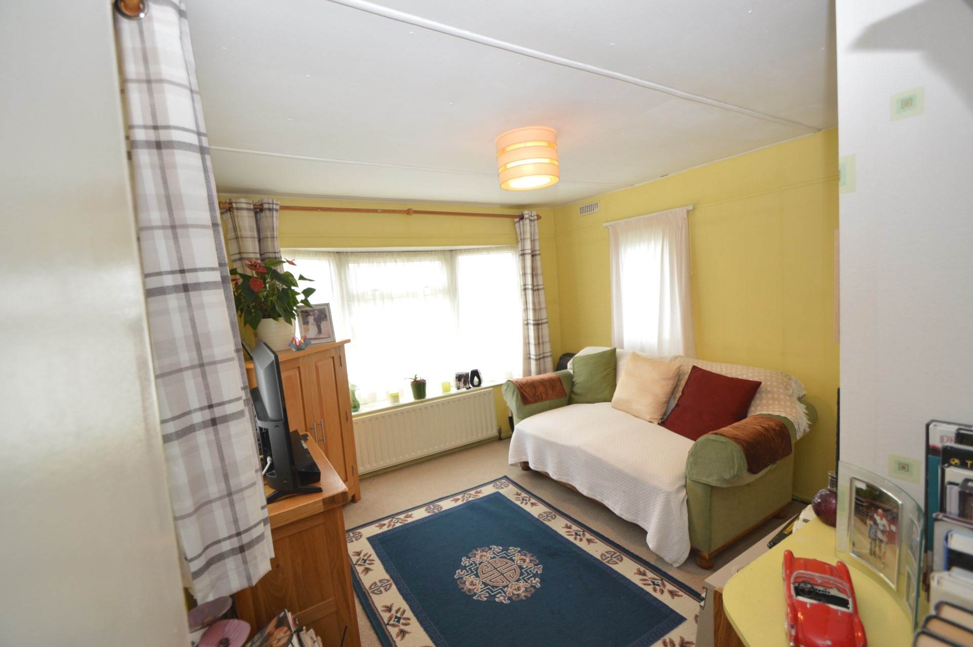 Additional Property Image 1 bedroom Park Home for sale in Addlestone 2