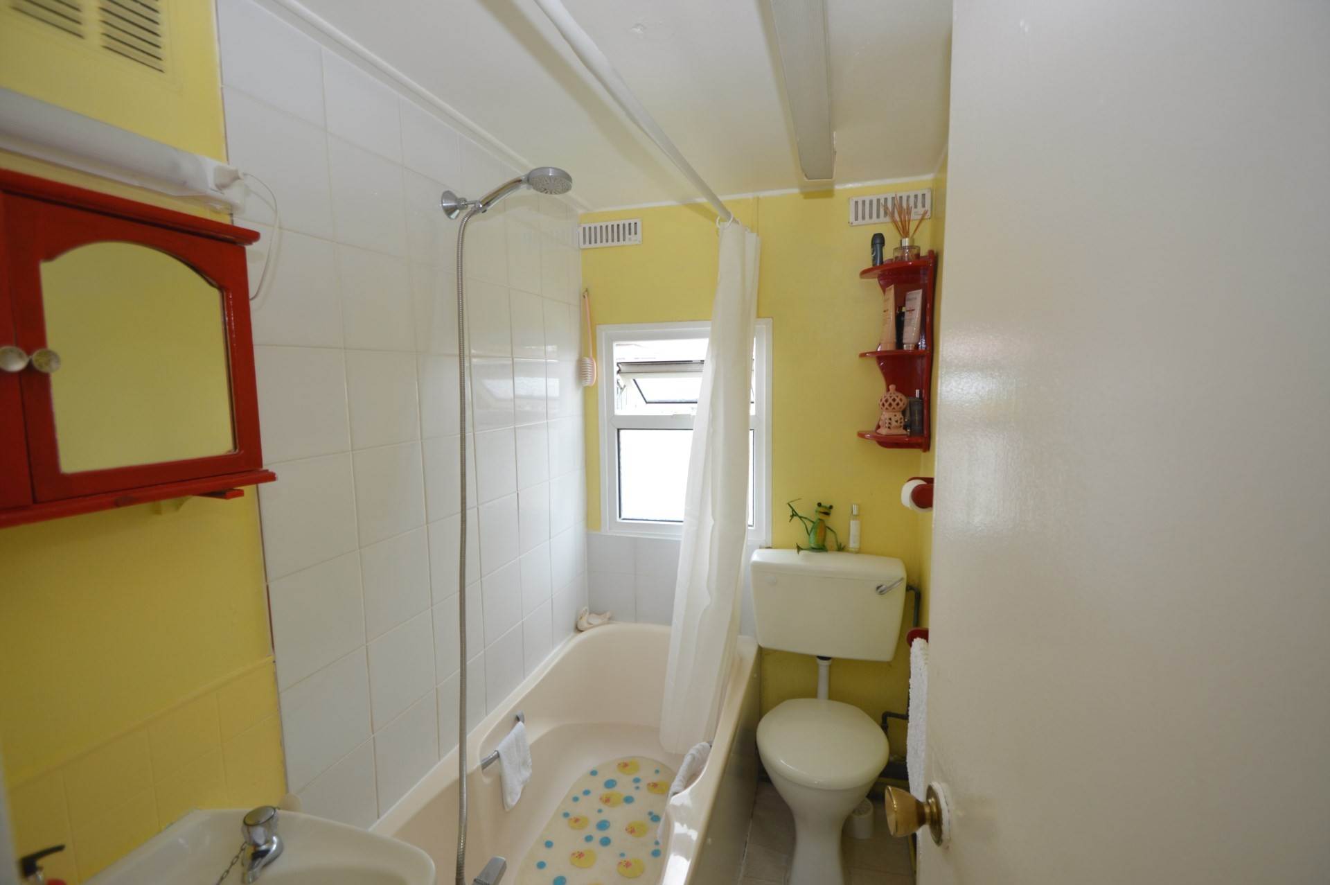 Additional Property Image 1 bedroom Park Home for sale in Addlestone 5