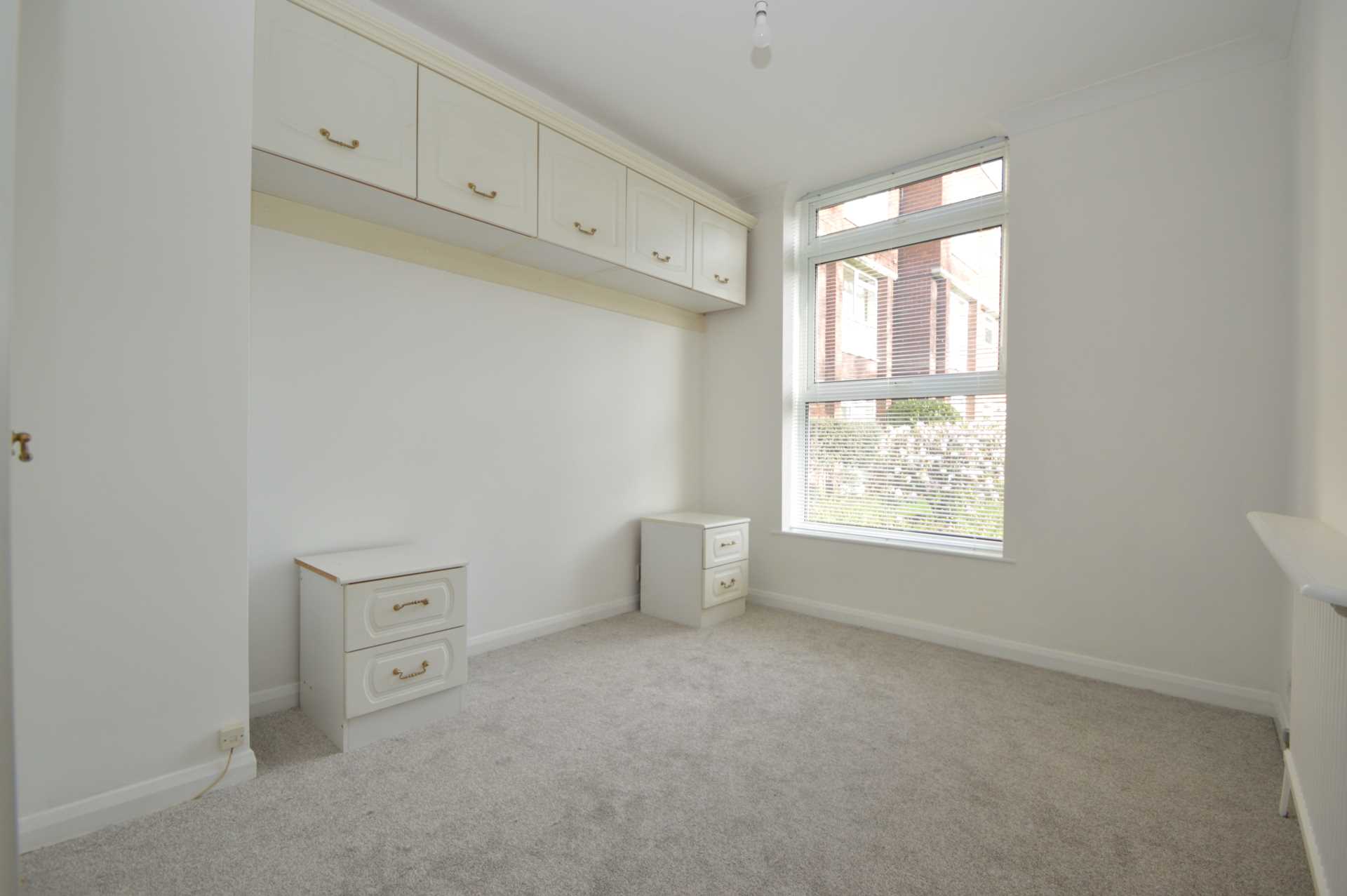 Additional Property Image 2 bedroom Apartment to rent in Weybridge 3