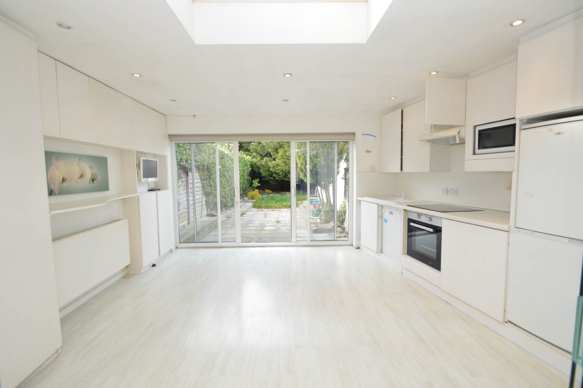 Additional Property Image 3 bedroom Semi Detached to rent in Feltham 2