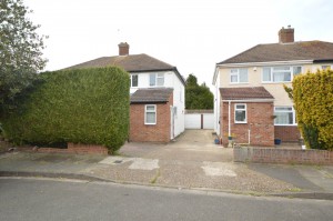 3 bedroom Semi Detached to rent in Feltham