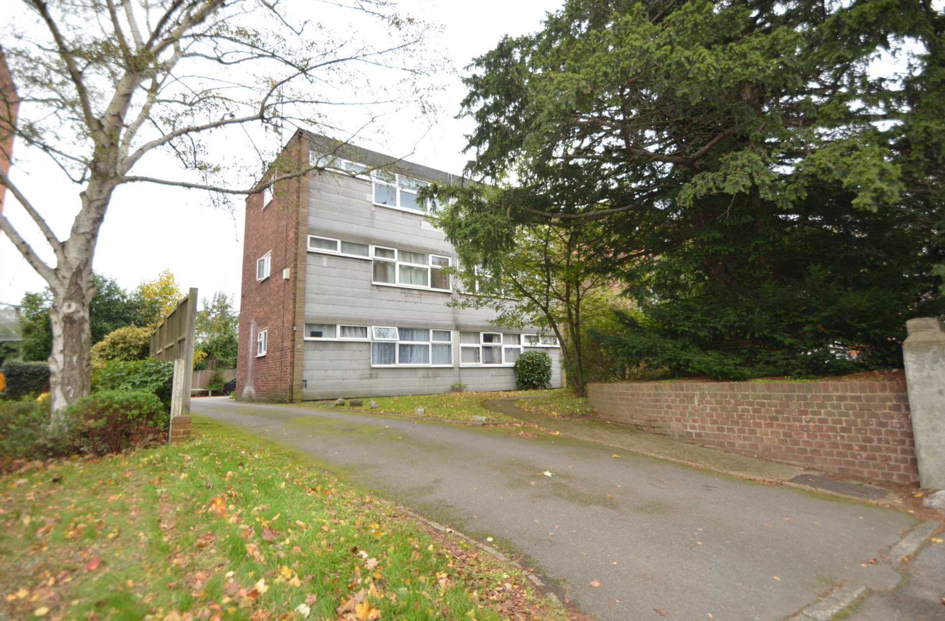 1 bedroom Apartment to rent in Weybridge