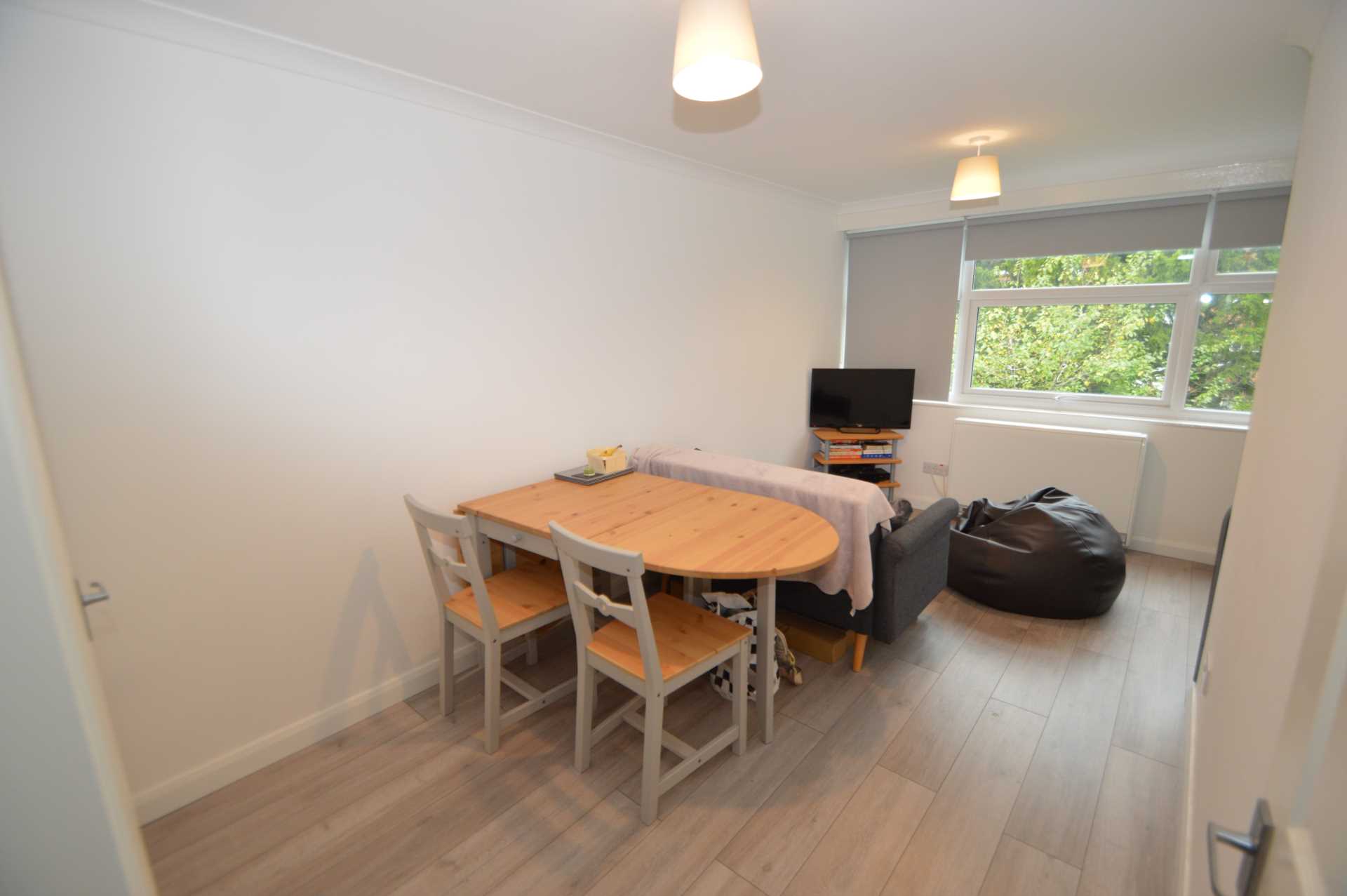 Additional Property Image 1 bedroom Apartment to rent in Weybridge 3
