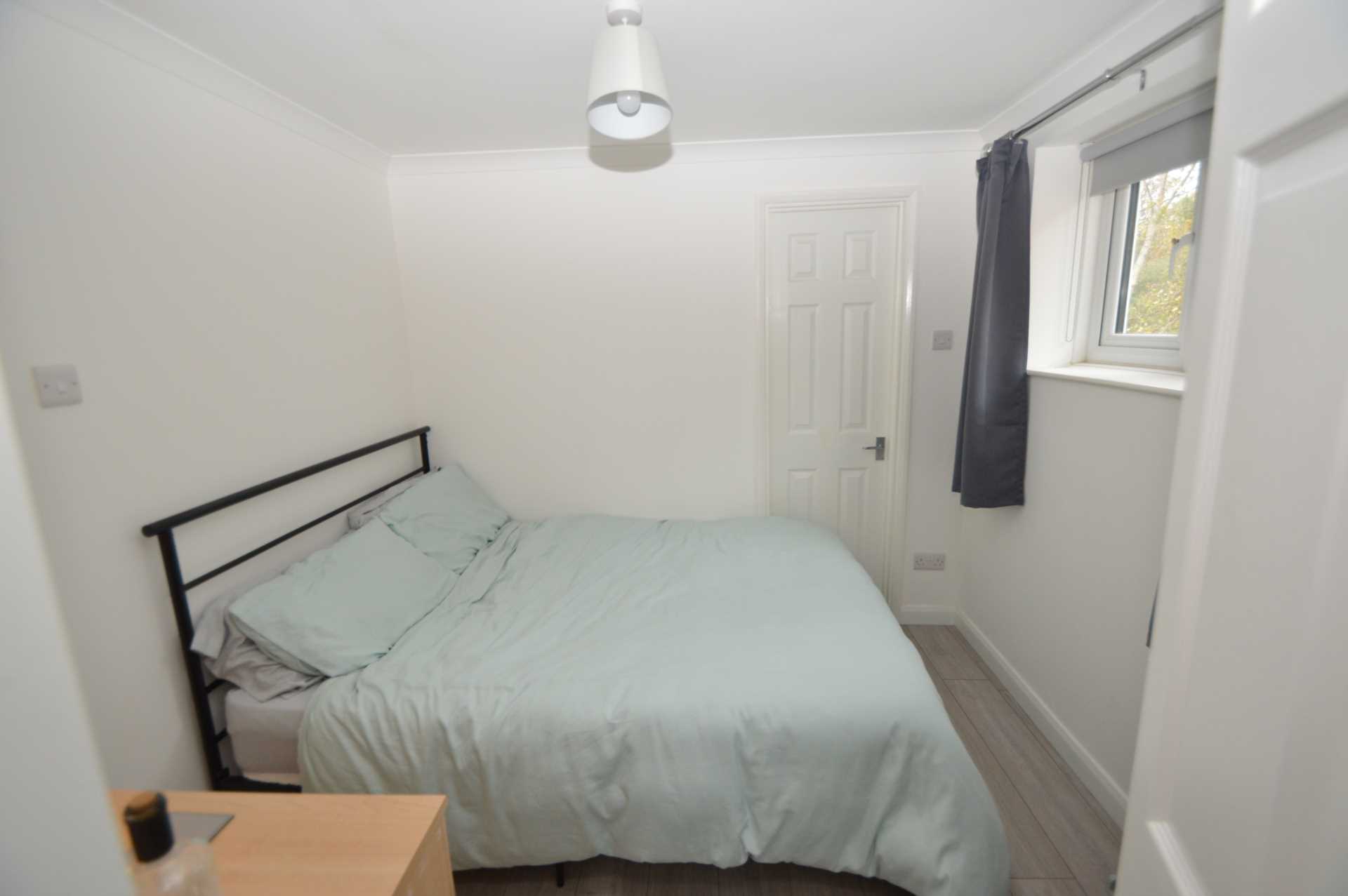 Additional Property Image 1 bedroom Apartment to rent in Weybridge 4