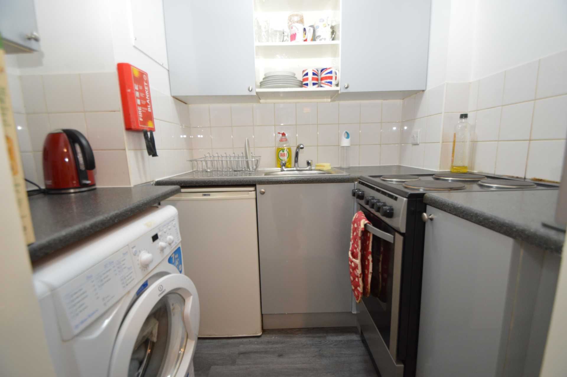 Additional Property Image 1 bedroom Apartment to rent in Weybridge 5