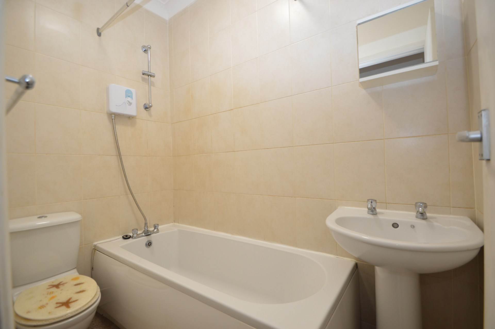 Additional Property Image 1 bedroom Maisonette to rent in Addlestone 4