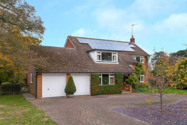 4 bedroom Detached for sale in Hemel Hempstead