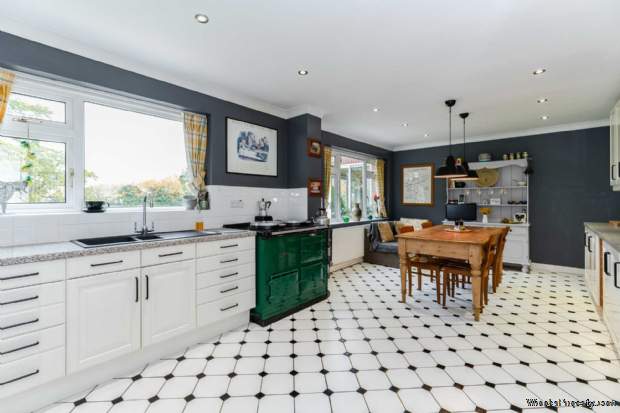 Additional Property Image 4 bedroom Detached for sale in Hemel Hempstead 6