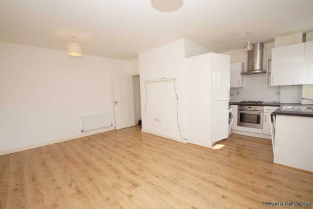 Additional Property Image 2 bedroom Flat for sale in Hemel Hempstead 3