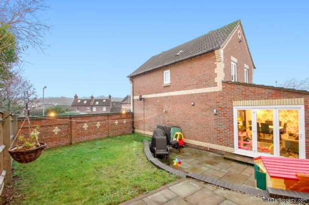 Additional Property Image 3 bedroom Detached for sale in Hemel Hempstead 18