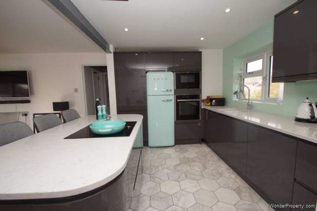 Additional Property Image 2 bedroom Maisonette for sale in Hemel Hempstead 2