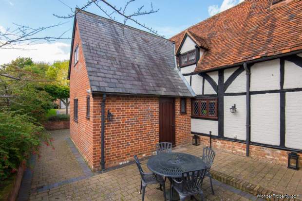 Additional Property Image 4 bedroom Detached for sale in Hemel Hempstead 11