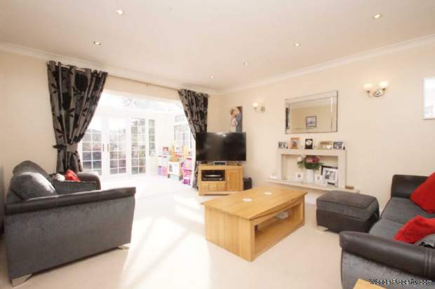 Additional Property Image 4 bedroom Detached for sale in Hemel Hempstead 3