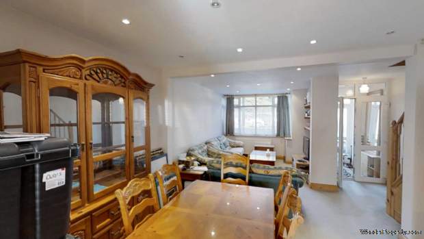Additional Property Image 4 bedroom House for sale in Luton 3
