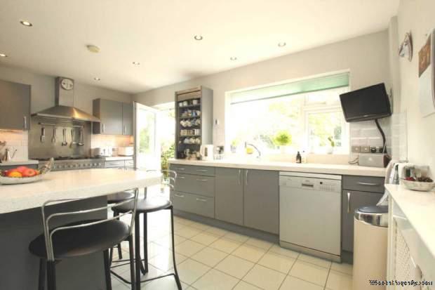 Additional Property Image 4 bedroom Detached Bungalow for sale in Hemel Hempstead 2