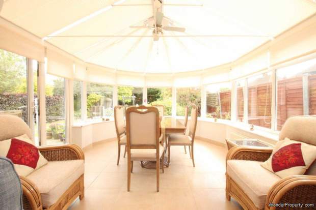 Additional Property Image 4 bedroom Detached Bungalow for sale in Hemel Hempstead 11