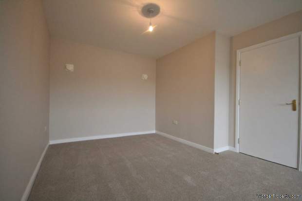Additional Property Image 2 bedroom Flat for sale in Dunstable 3