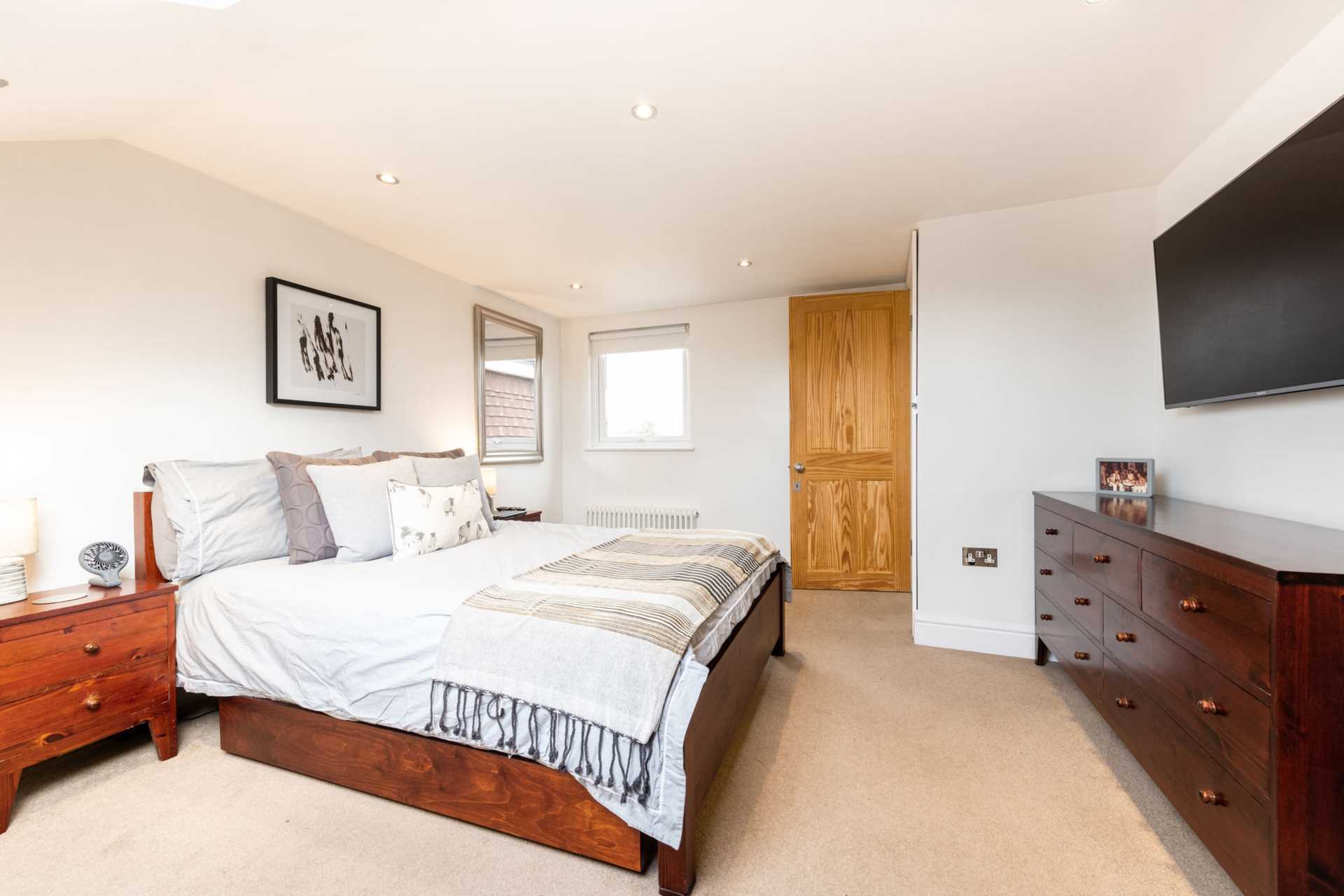 Additional Property Image 4 bedroom Semi Detached for sale in Enfield 8