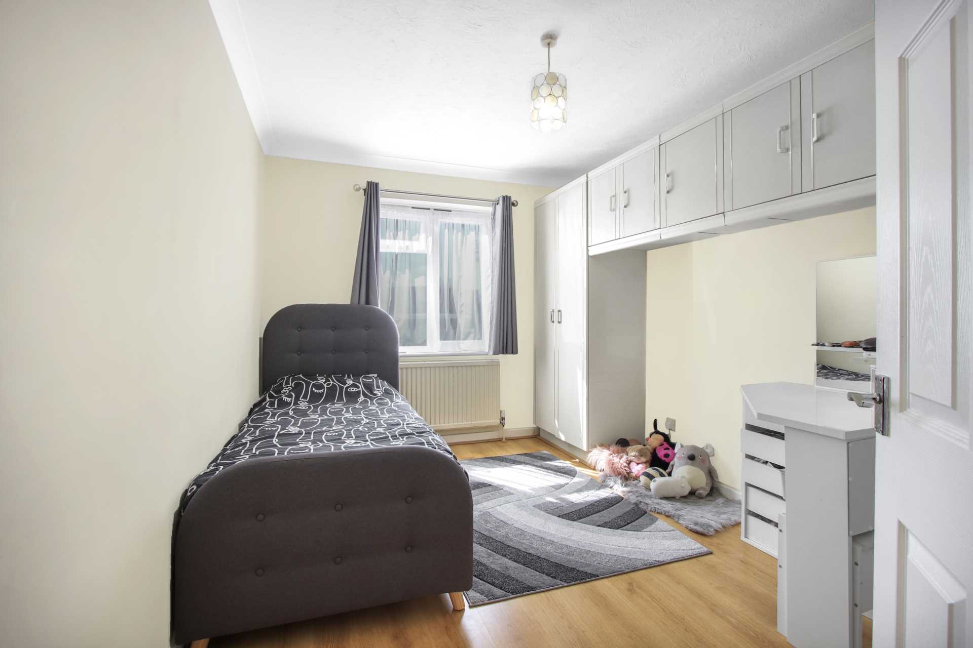 Additional Property Image 2 bedroom Flat for sale in Barnet 6